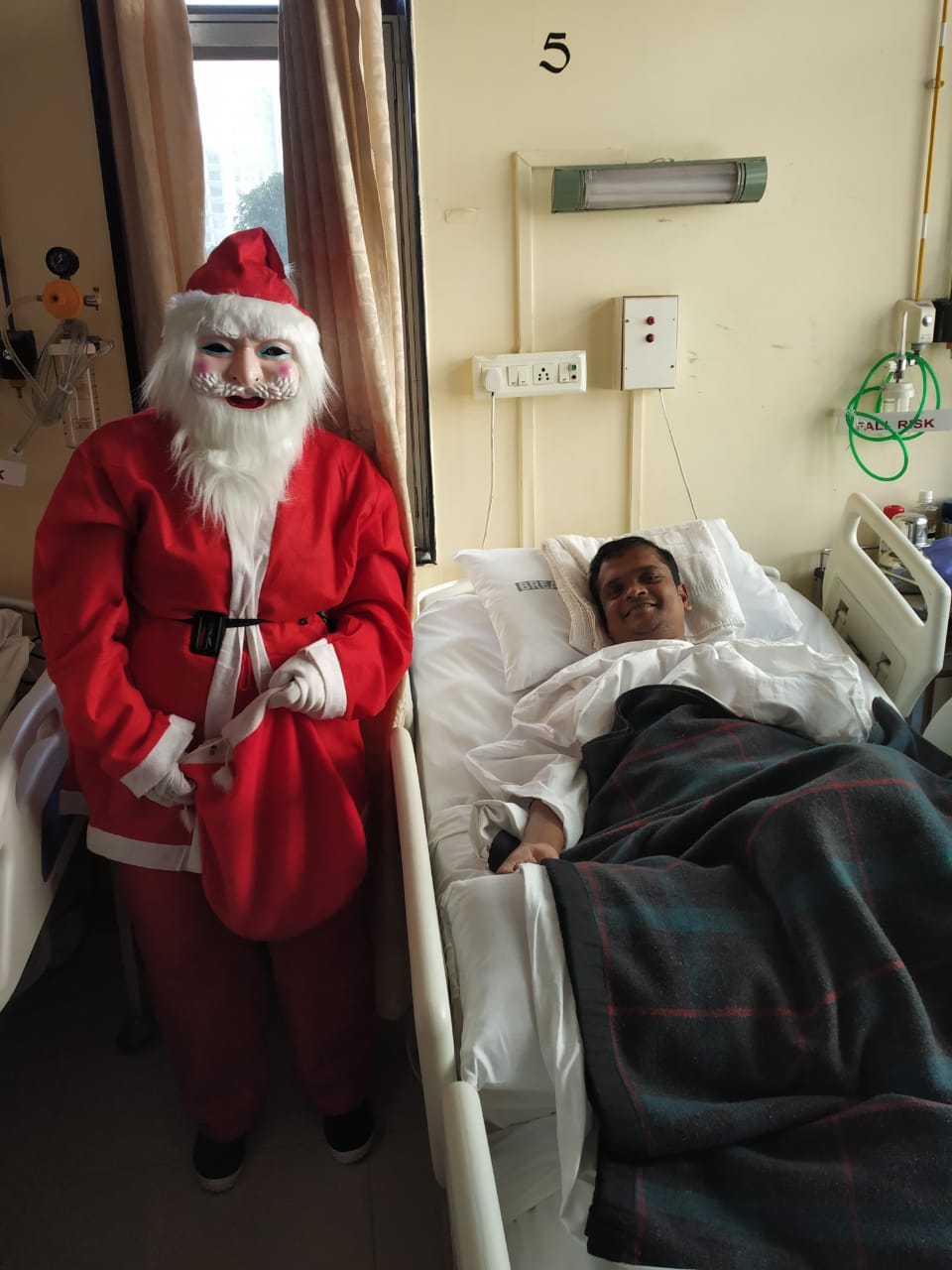 Santa Greeting patient’s in in-patient area.